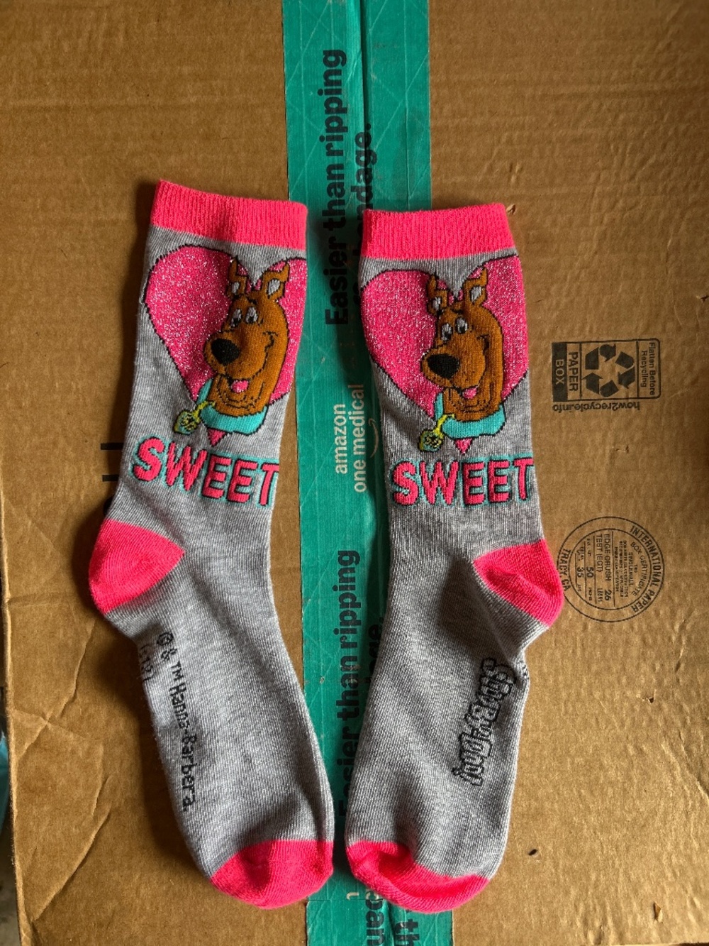 Scooby Doo Valentine’s Day Sock Pair Women